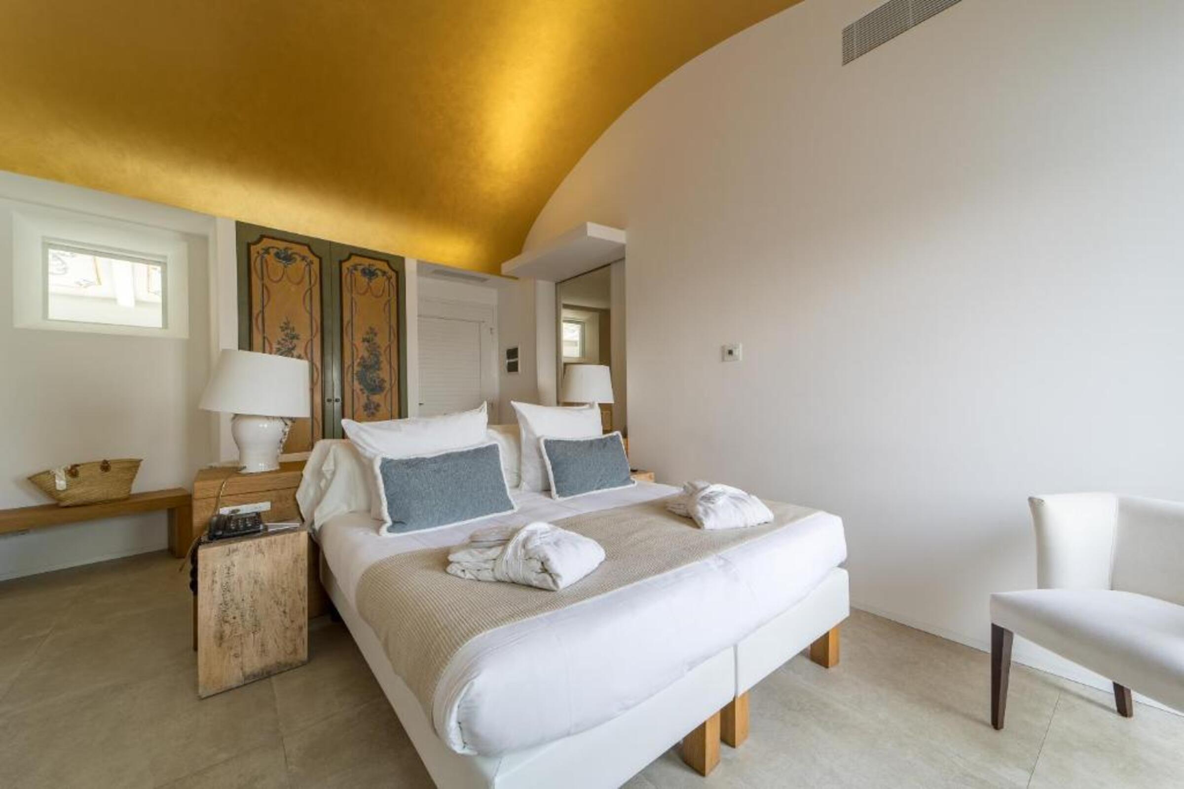 Prestige, Pool or Sea View, Balcony