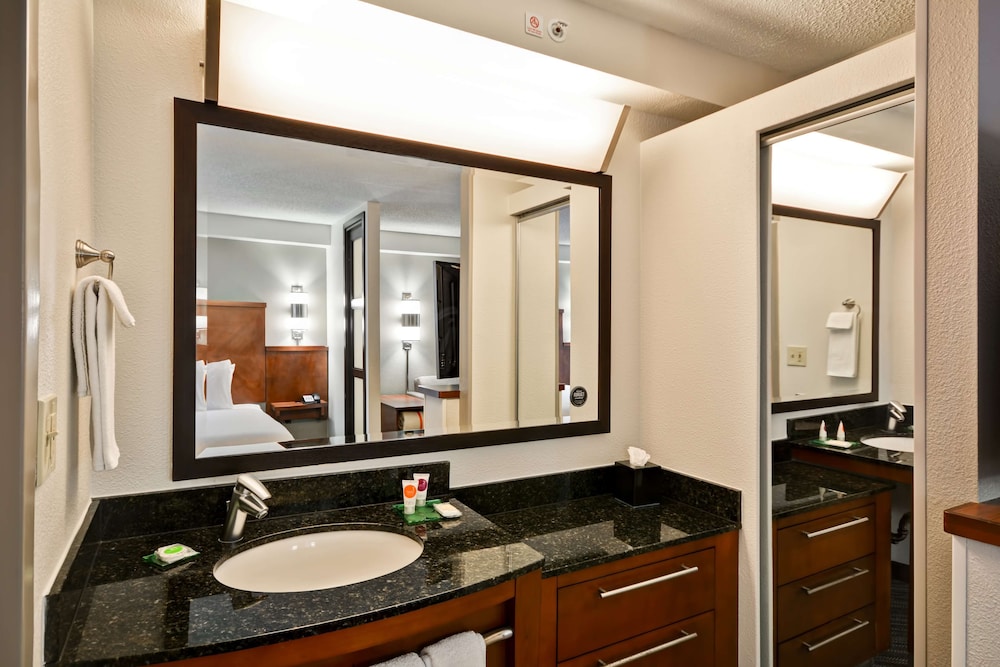 Hyatt Place Baton Rouge Interstate 10 28/40