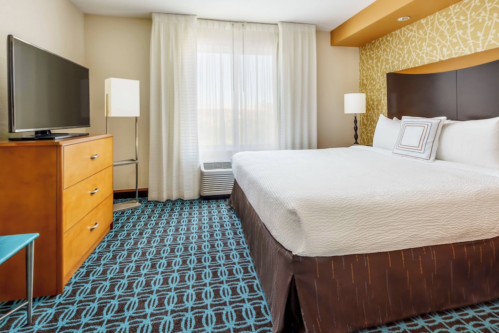 Room at Fairfield Inn Suites Peoria East, EAST PEORIA - IL