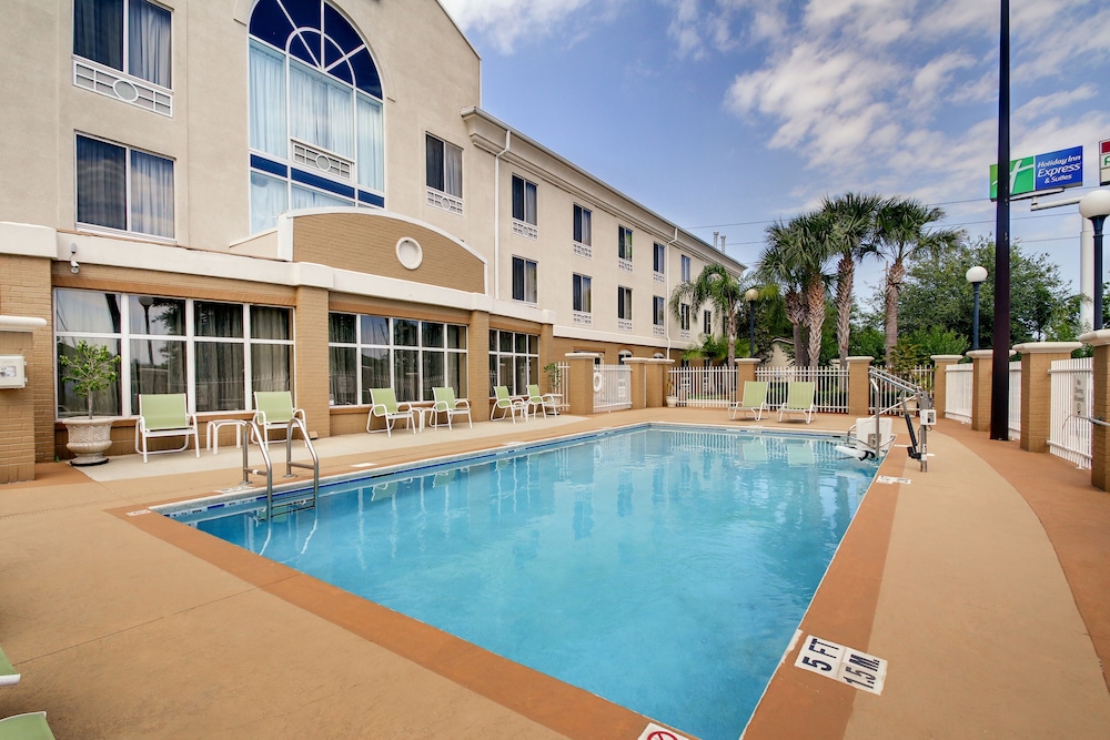 Holiday Inn Express Suites Jacksonville South I 295 3/73