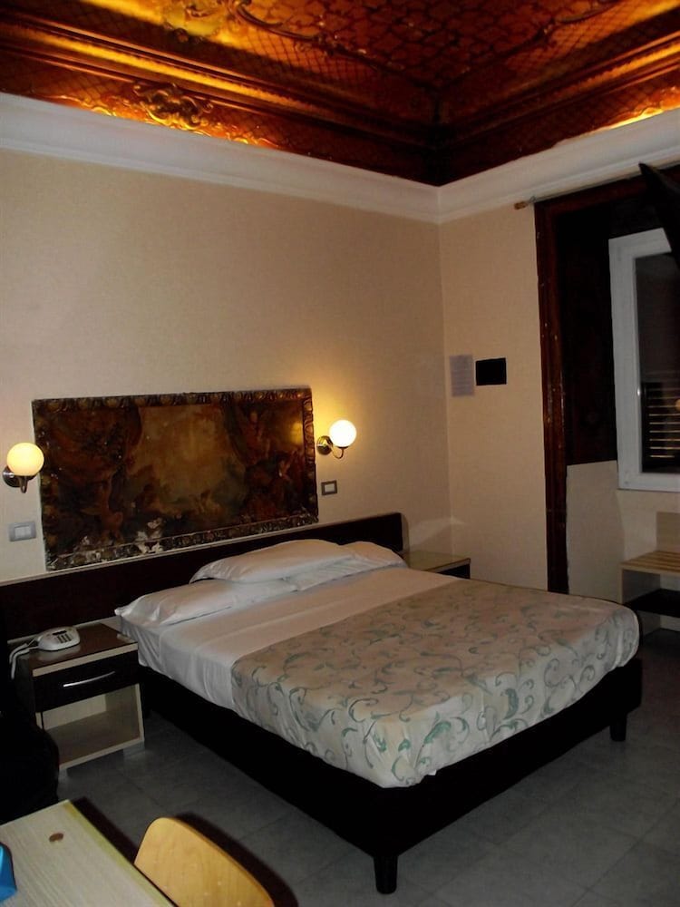 Elide Hotel 18/49