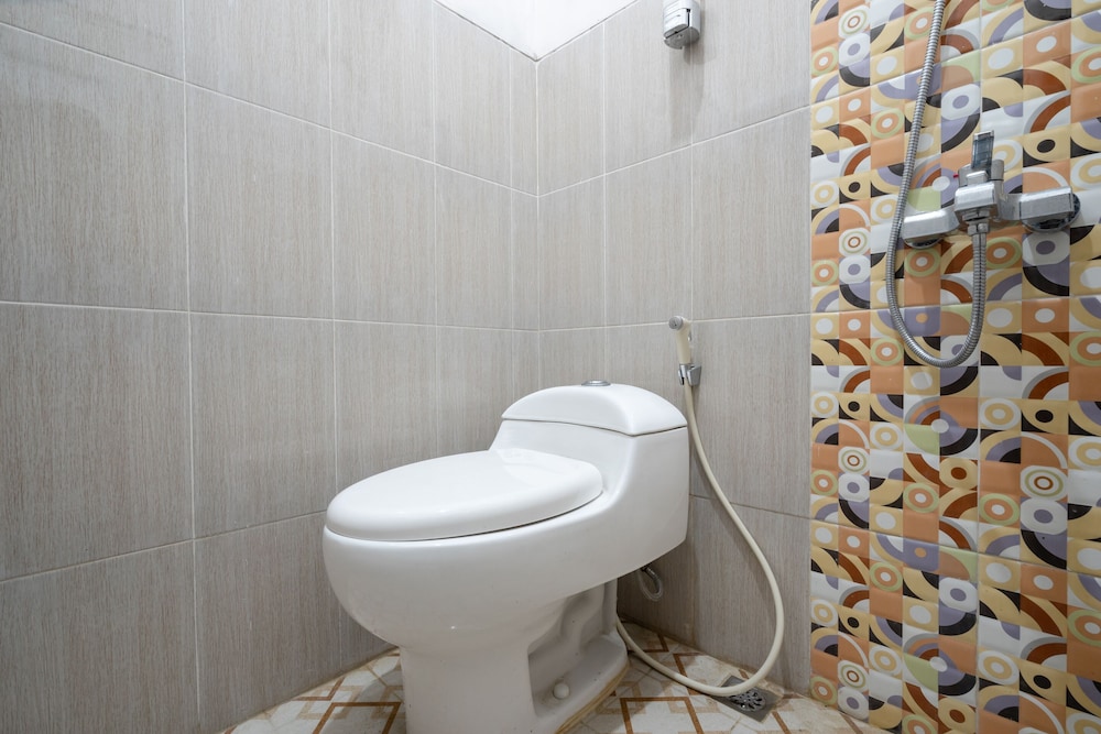 OYO 2285 Art Guest House Syariah 40/45