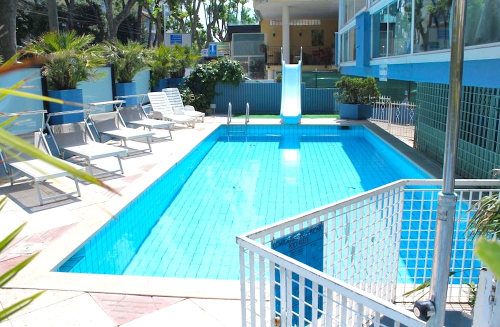 Hotel Diamond 29/34