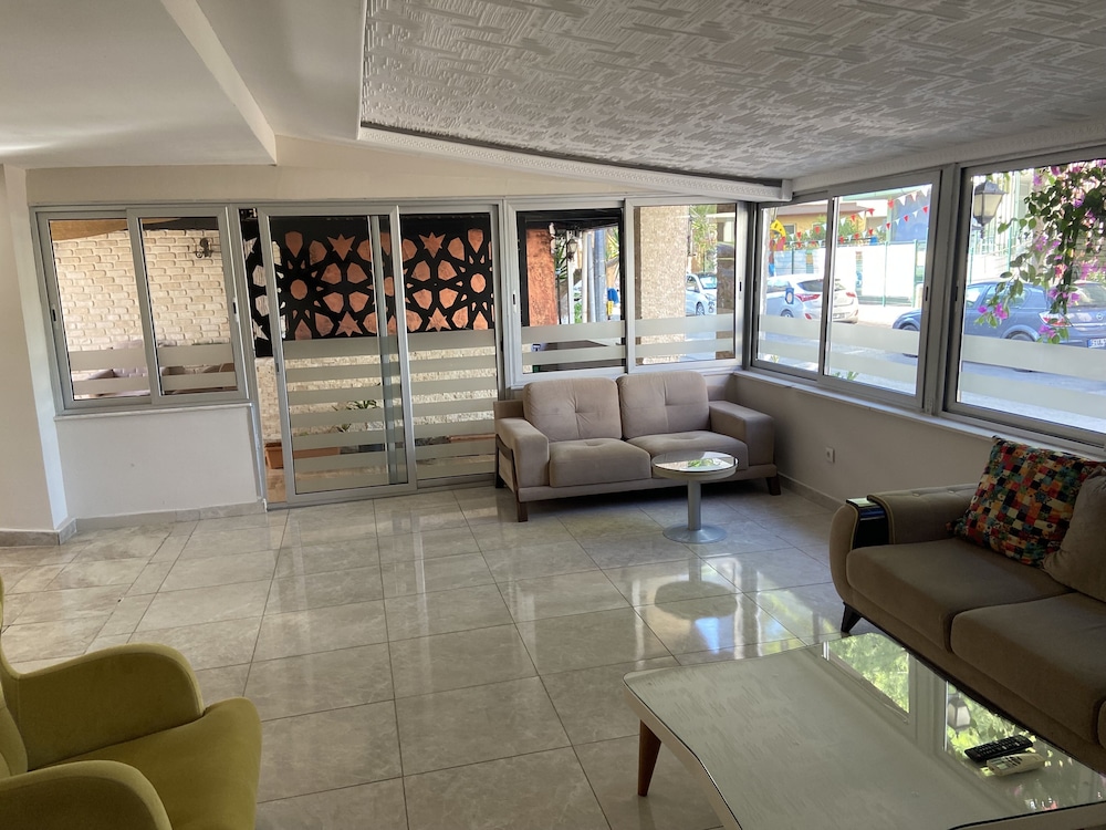 Serenity Suit Hotel 34/50