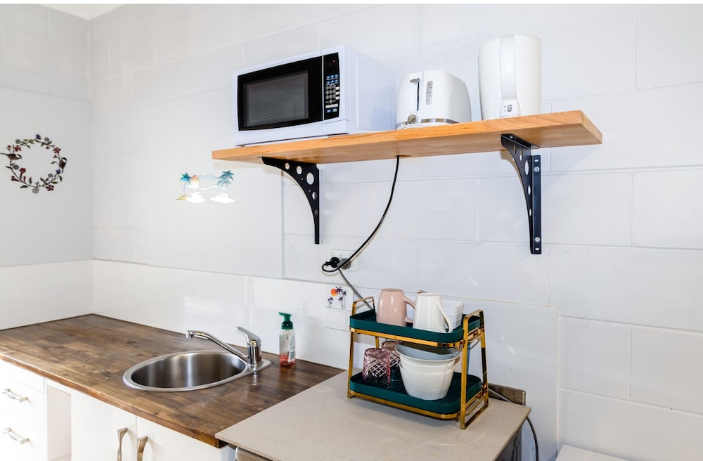 Innisfail Riverfront Motel 26/27