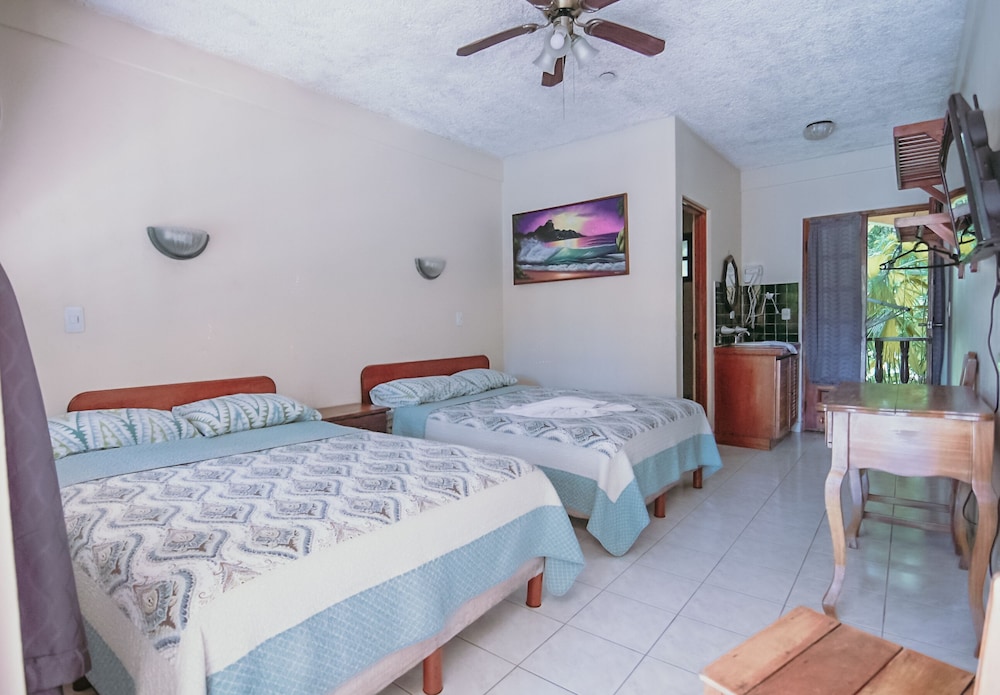 Tres Banderas Hotel 33/71