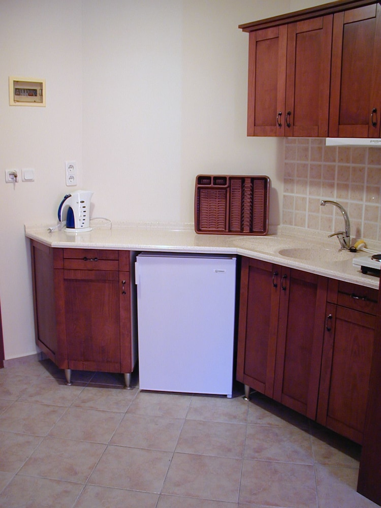 Avos Apartments 3/18