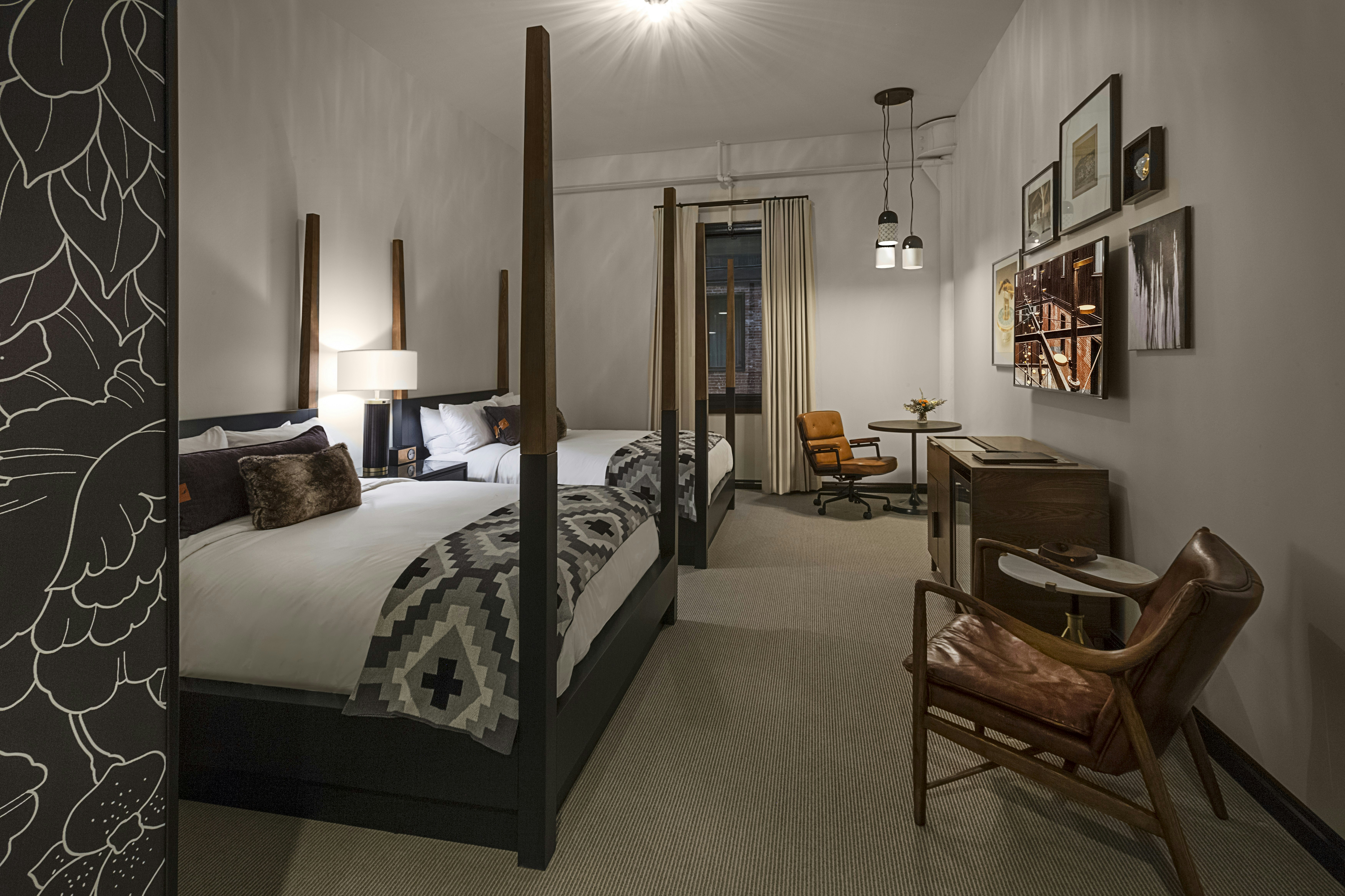 Atrium, 2 Queen Beds, Accessible