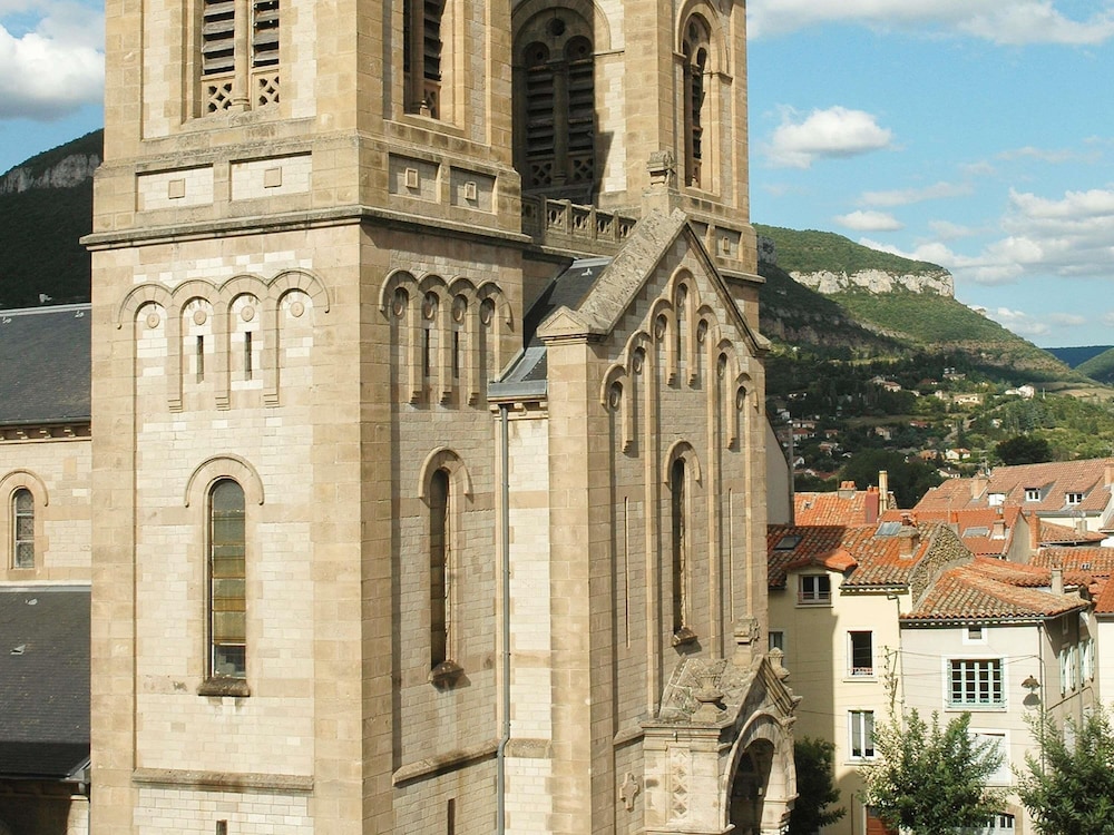 MERCURE MILLAU 2/50