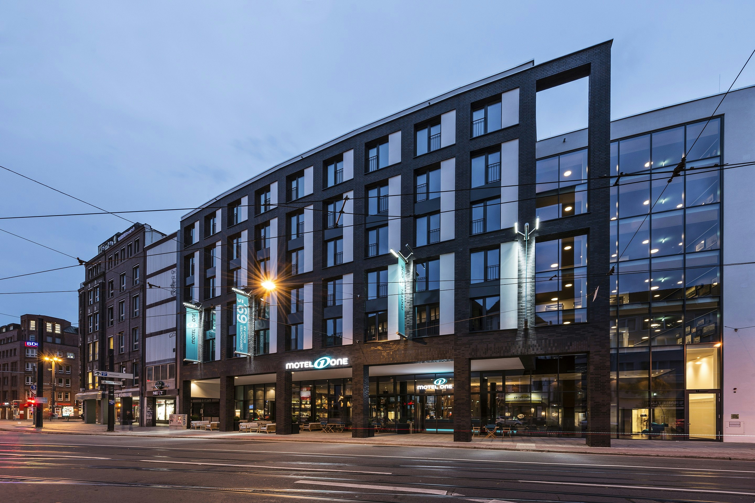 Hotel Motel One Bremen 2/18