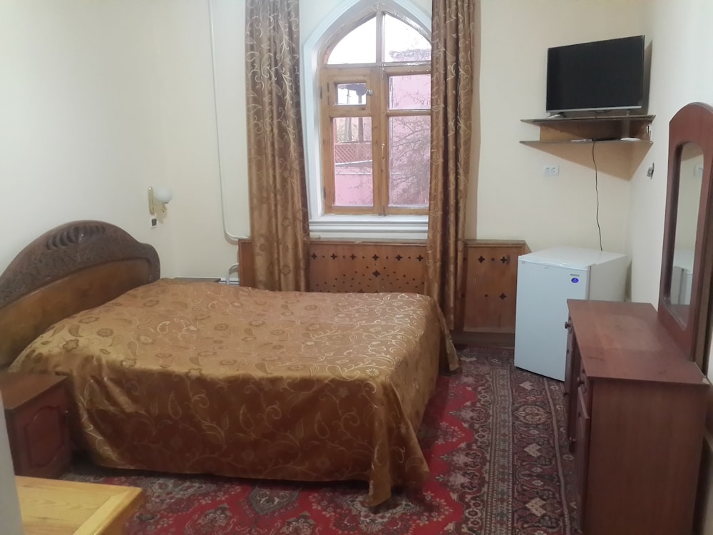 Islambek Hotel 25/40