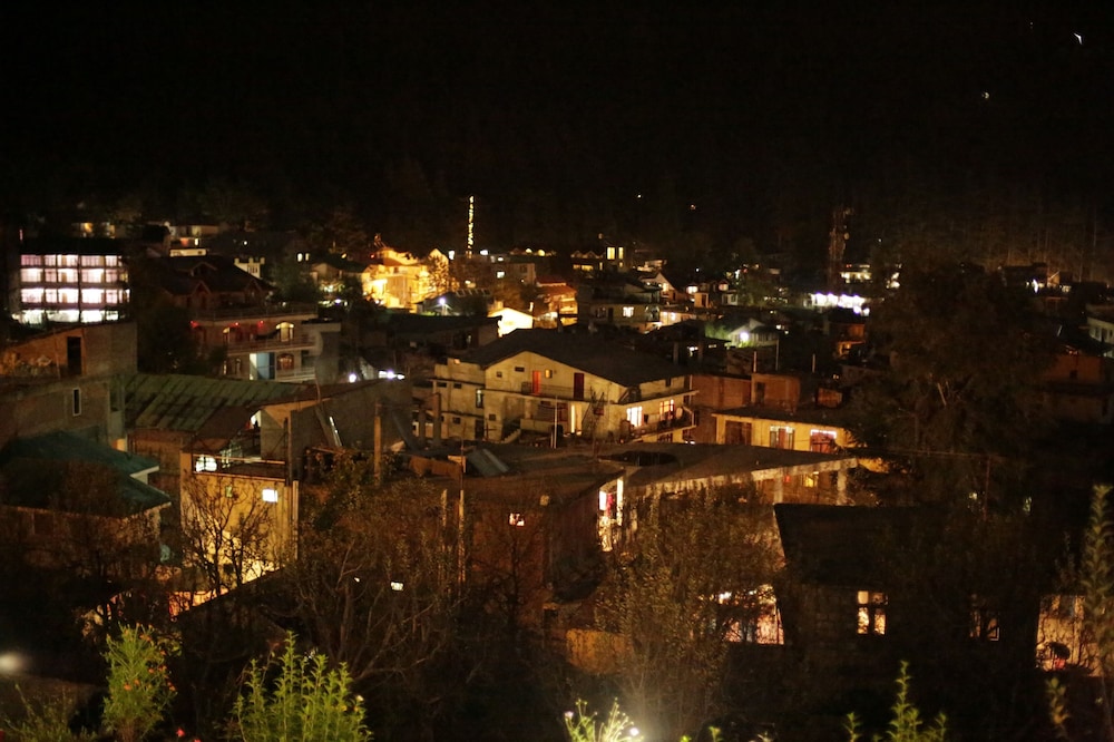 GLACIER RESORT. 54/59