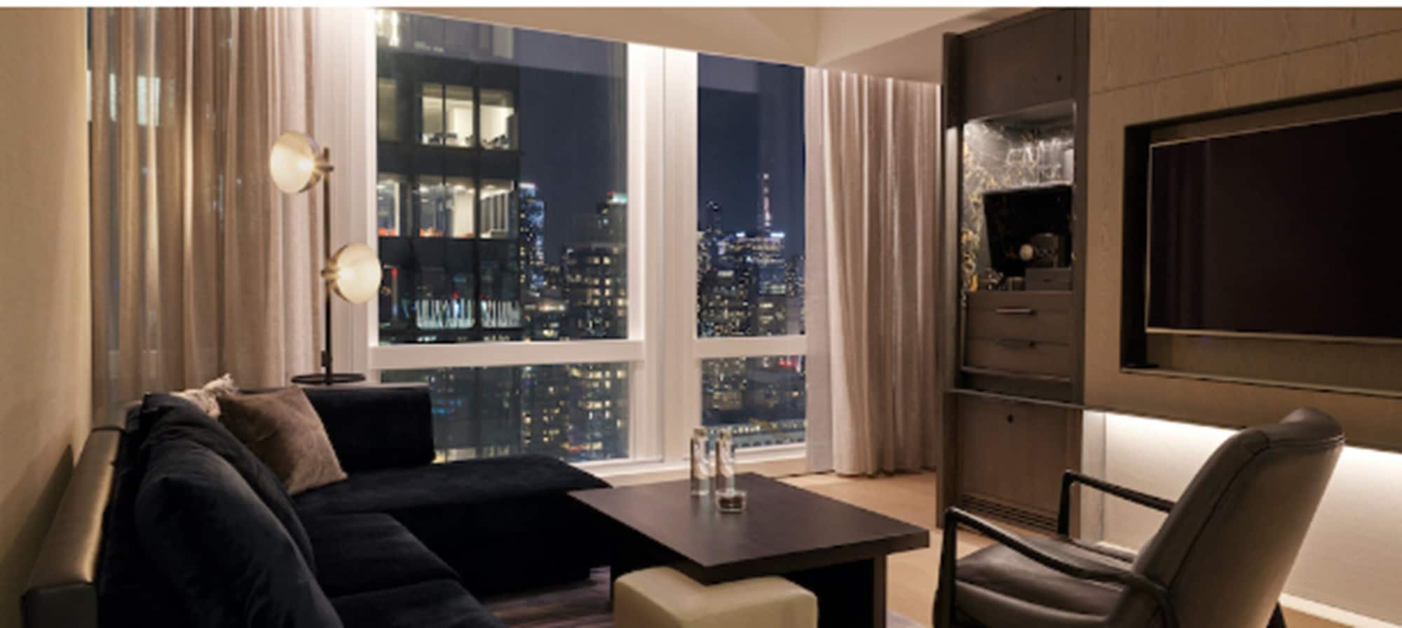 2 Bedrooms, Suite, 2 King Beds, Skyline View, Corner