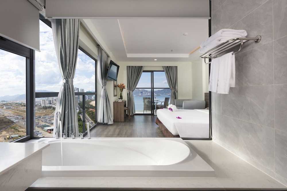 Xavia Hotel 32/72