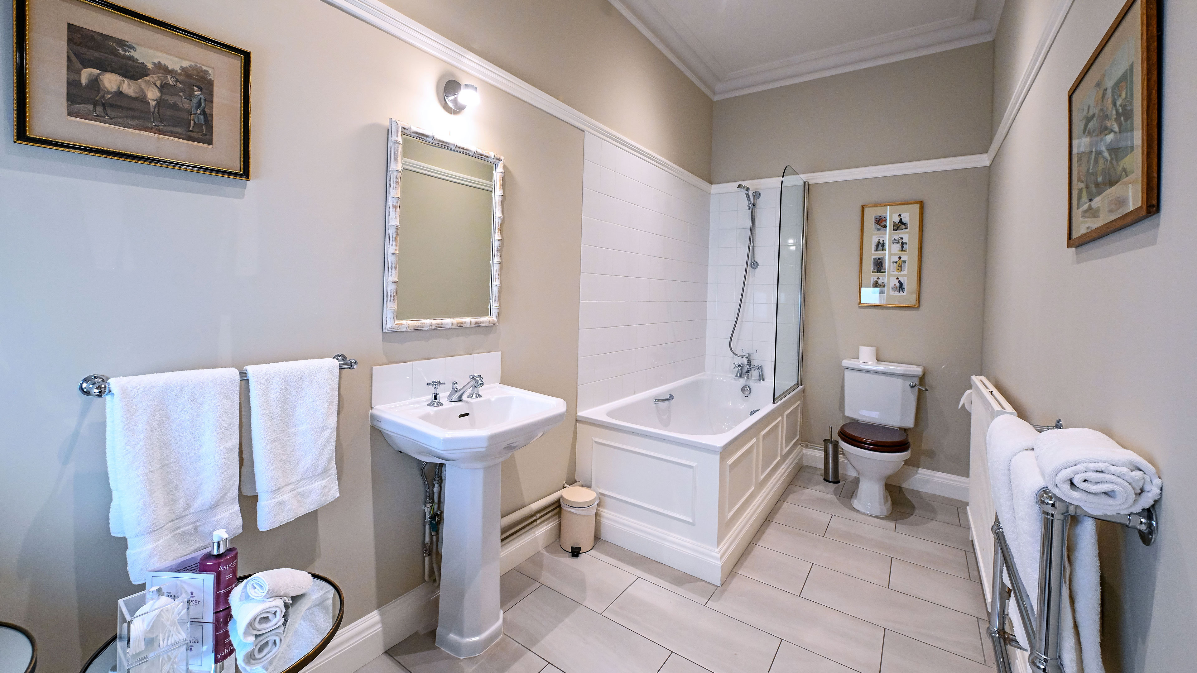 Jockey Club Rooms 32/33