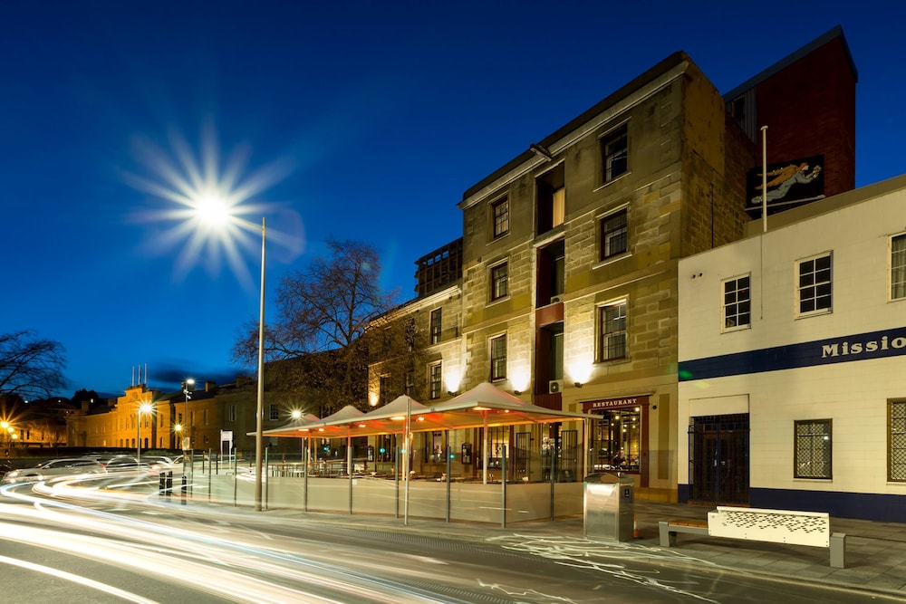 Customs House Hotel 65/72