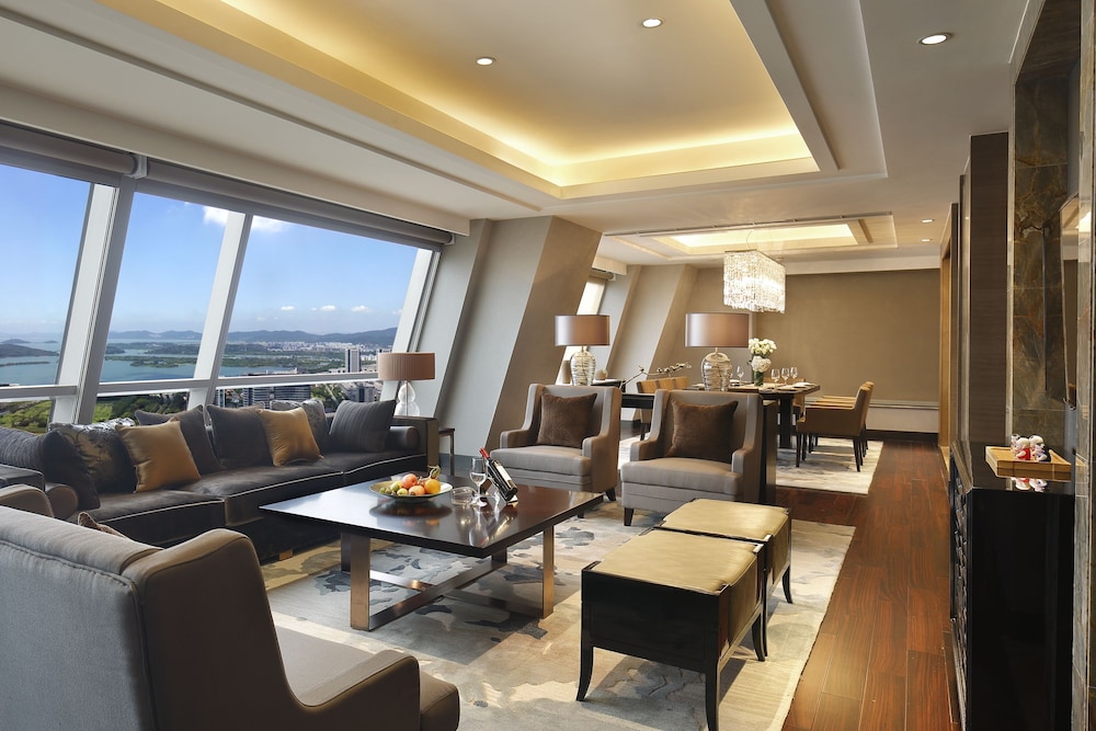 CROWNE PLAZA WUXI TAIHU 42/76