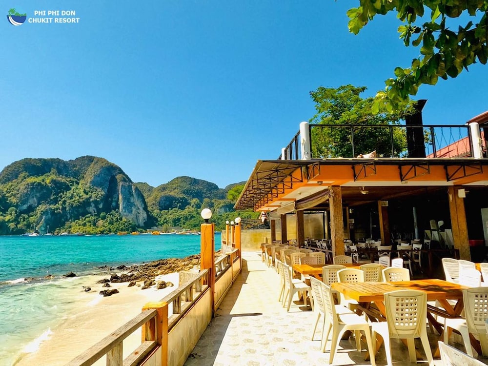Phi Phi Donchukit Resort 30/40