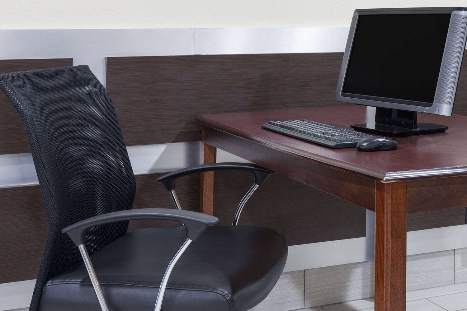 Super 8 By Wyndham Bedford Dfw Airport West 26/31