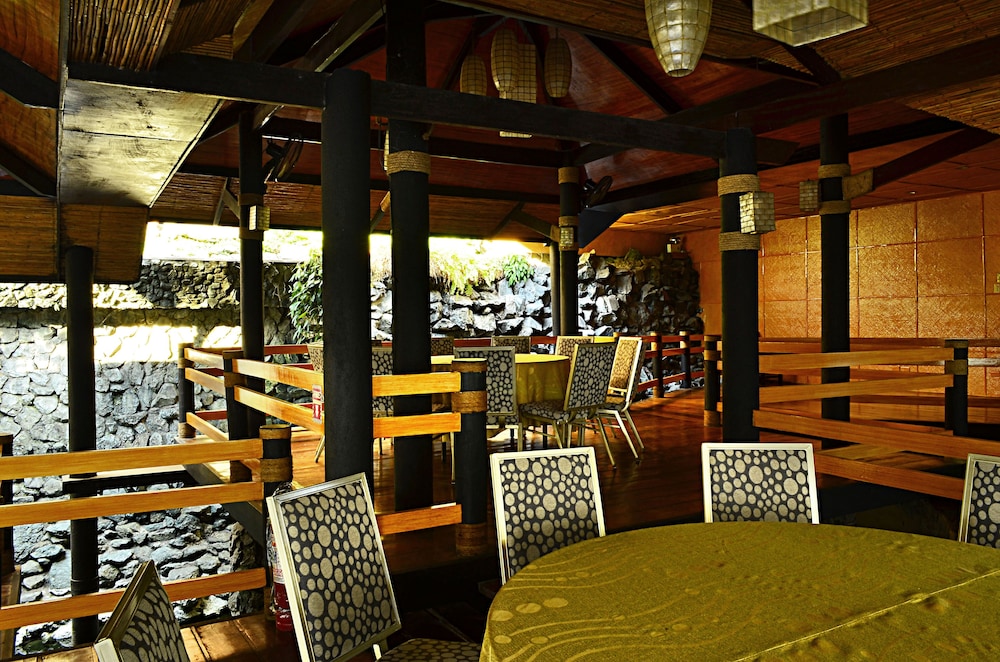 Thunderbird Resorts - Rizal 50/70