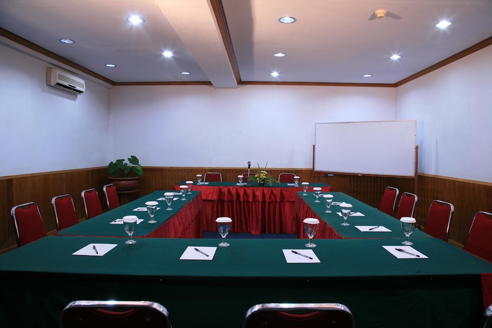Sahid Kawanua Manado 17/24