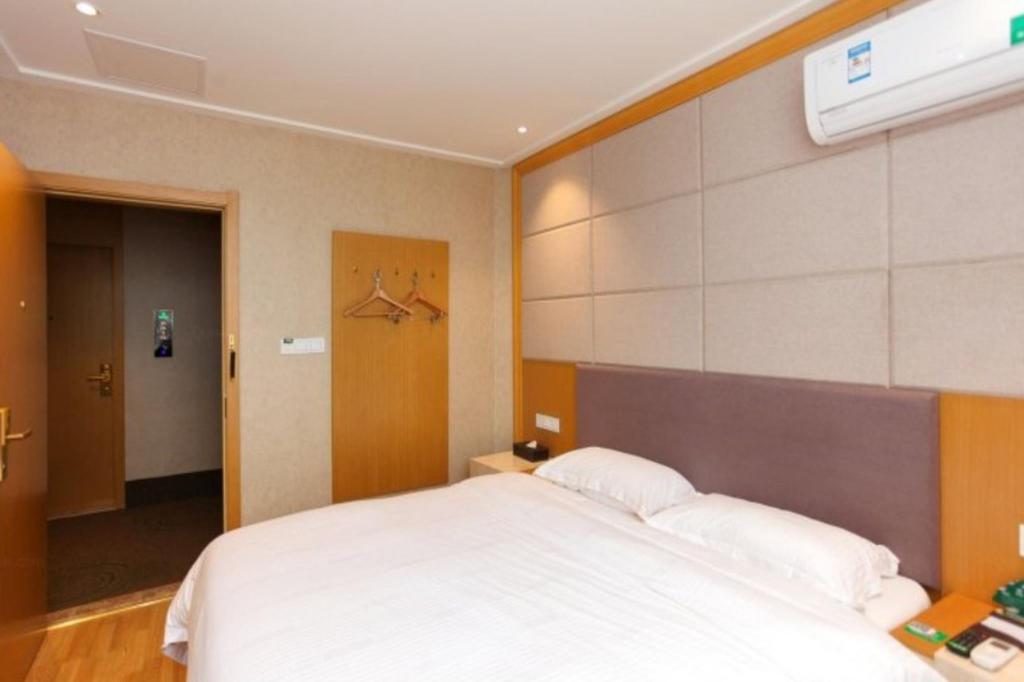 GreenTree Inn Jiangsu Wuxi Jiangyin Yunting Changshan Avenue ChenGYAng Road Business Hotel 6/37