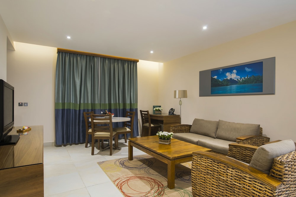 The Palms Beach Hotel And Spa 48/68
