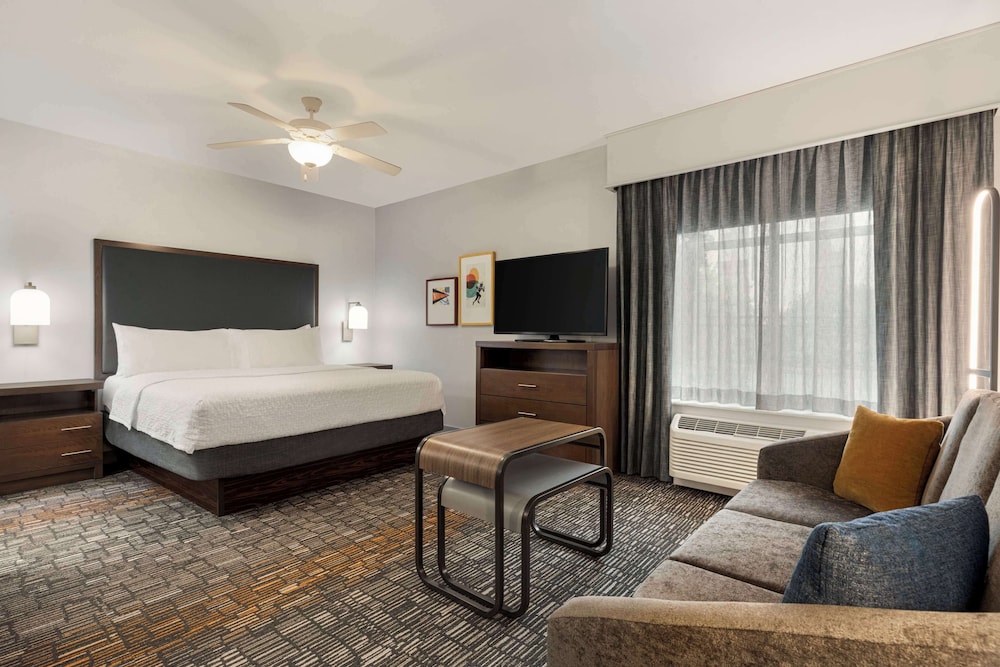 Studio, Suite, King Bed, Sofa