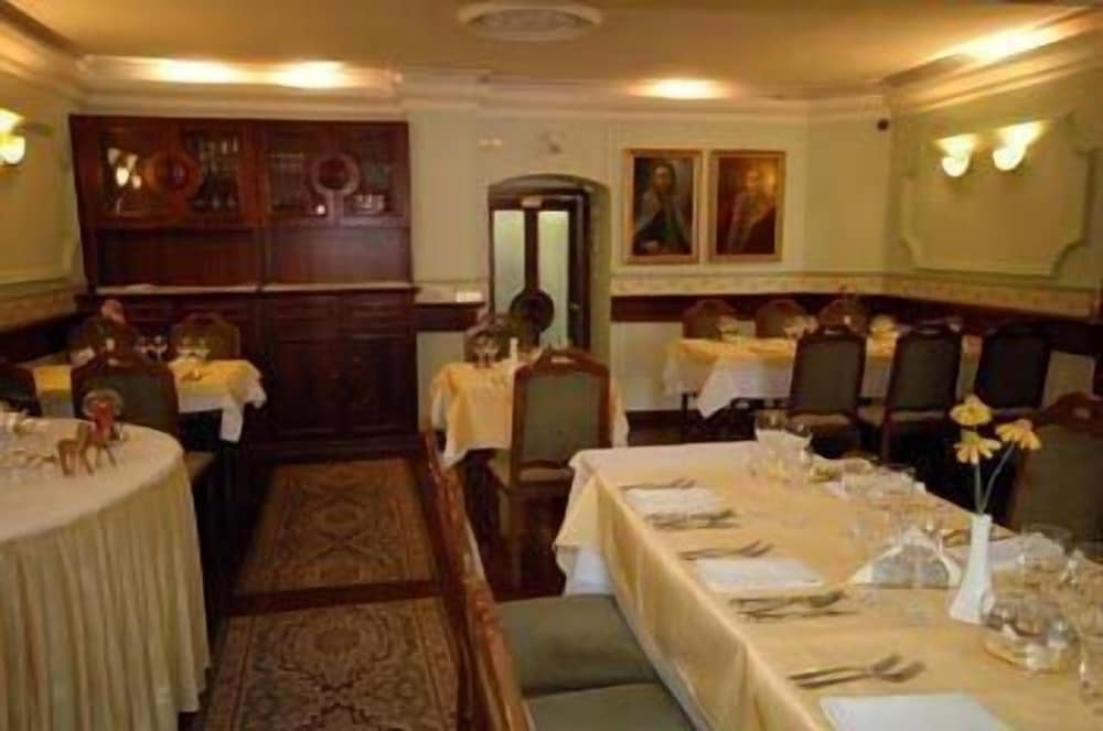 HOTEL BARBAKAN 27/38