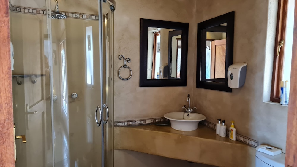 Thornhill Safari Lodge 66/70