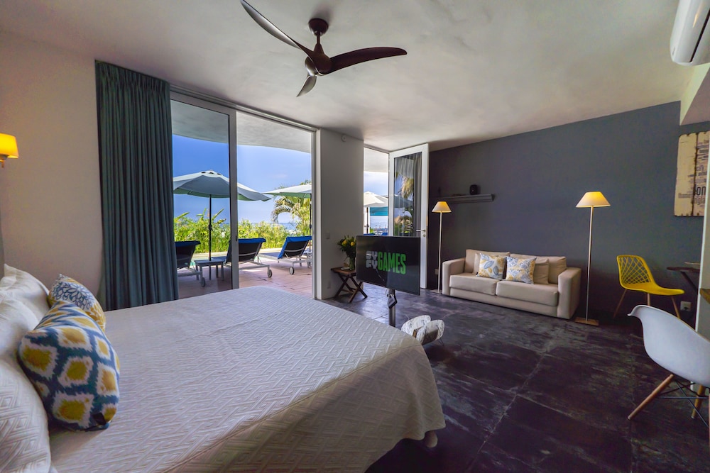Suites At Sapphire Ocean Club 12/30