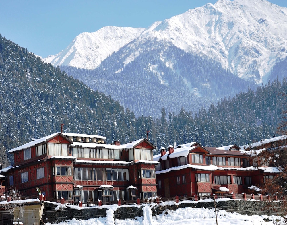 PAHALGAM HOTEL 6/39