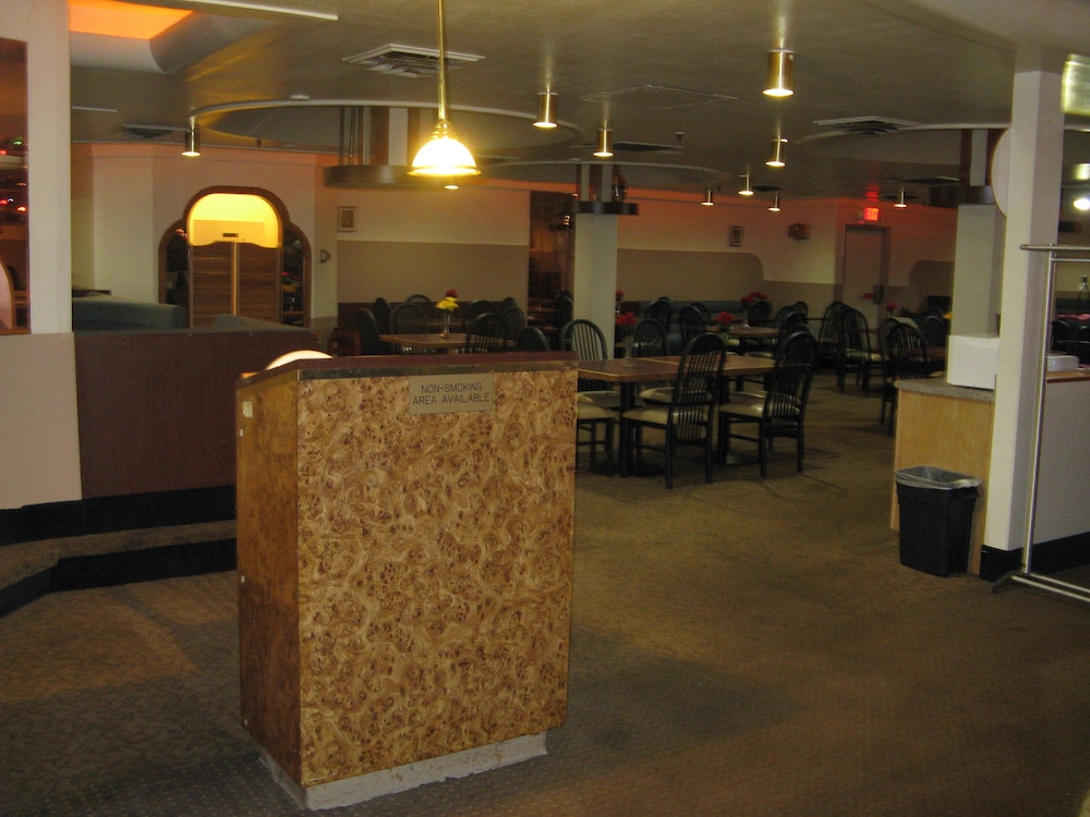 Twin City Inn & Suites Benton Harbor - St. Joseph 32/47