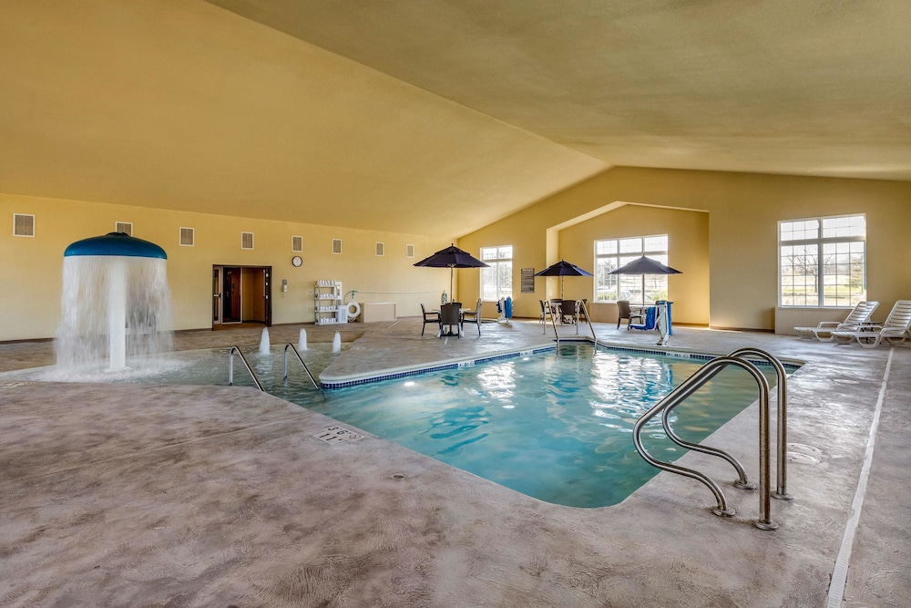 Comfort Suites Cedar Falls Industrial Park 21/34
