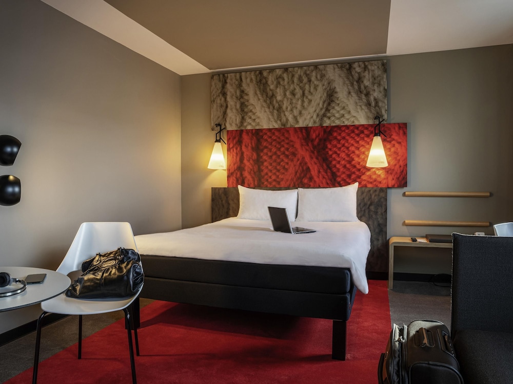 Ibis Nanterre La Defense 20/78