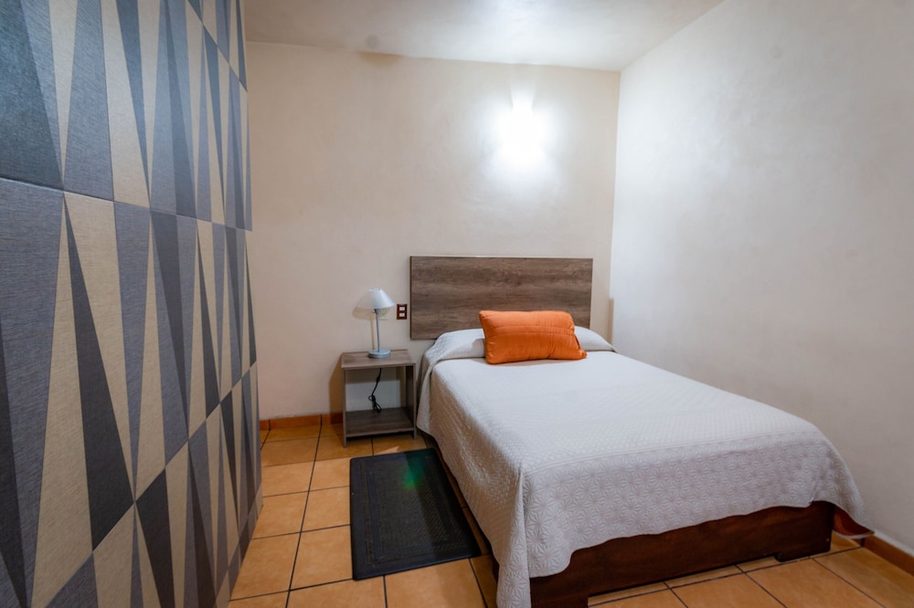 Hotel Estefania 17/45