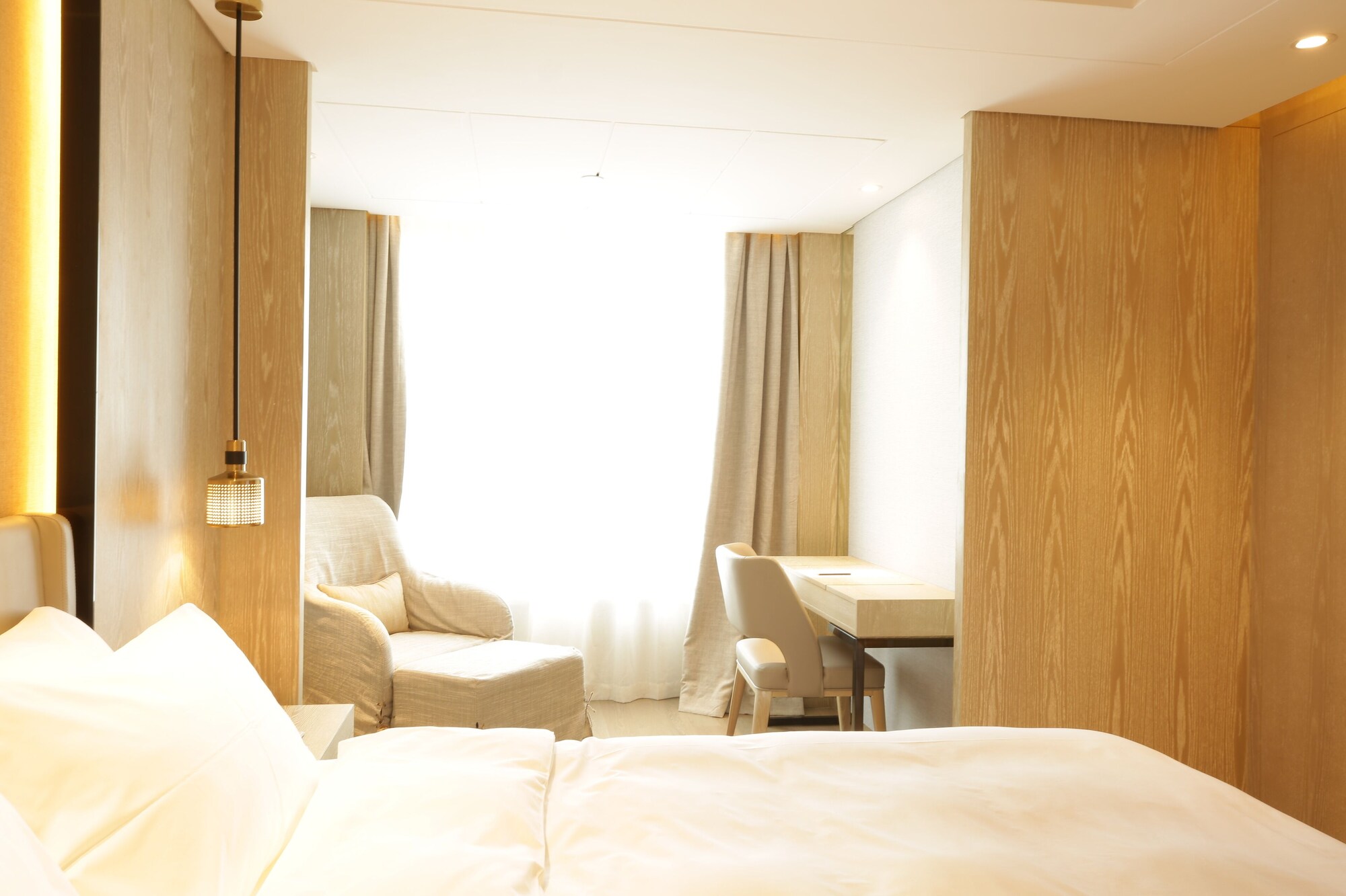 LUXURY, SUITE