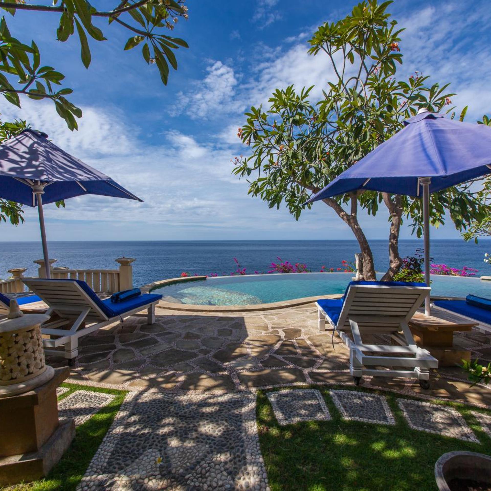 BLUE MOON VILLAS 50/55