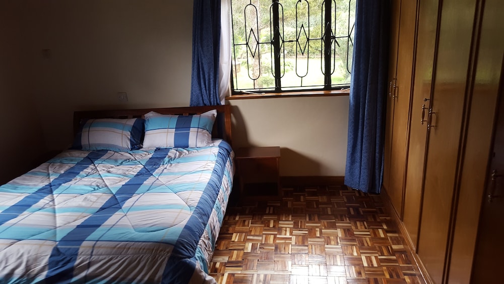 ROOM, DOUBLE BED, SHARED BATHROOM