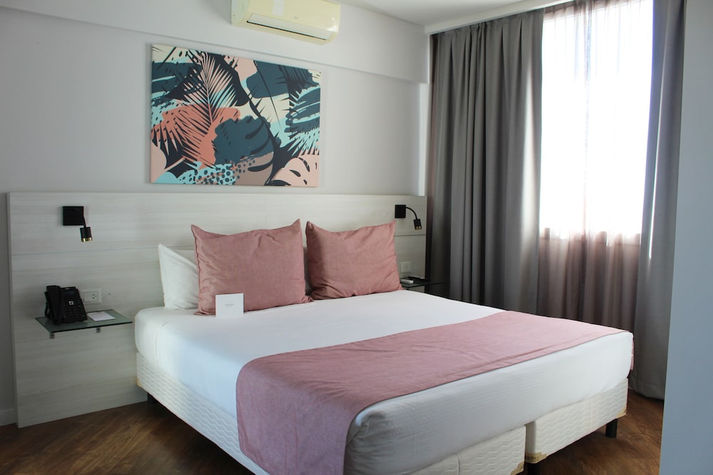 Mercure Rosario 20/58