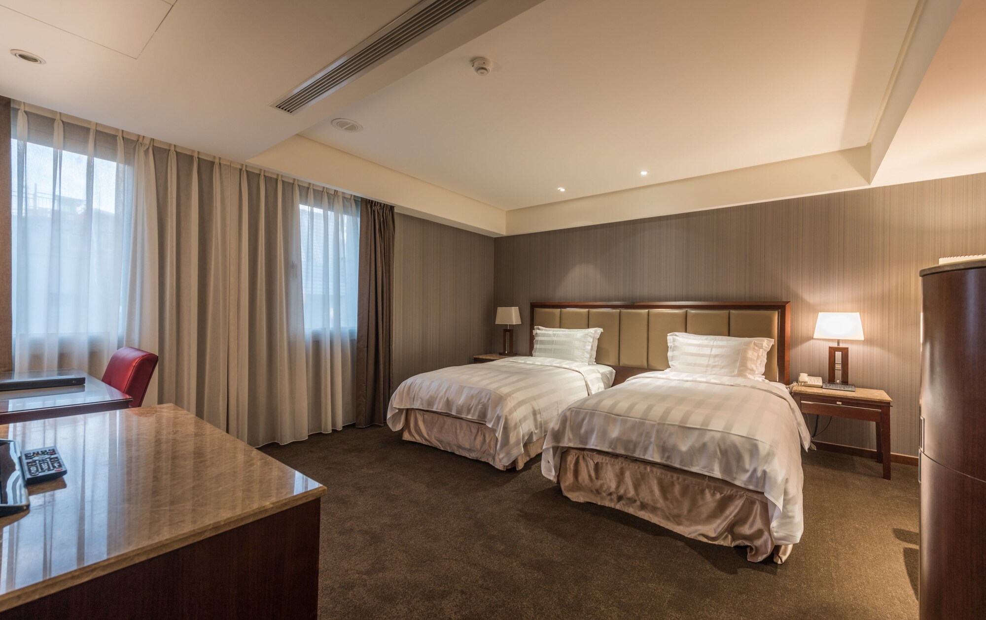 SUPERIOR, SUITE, TWIN BEDS