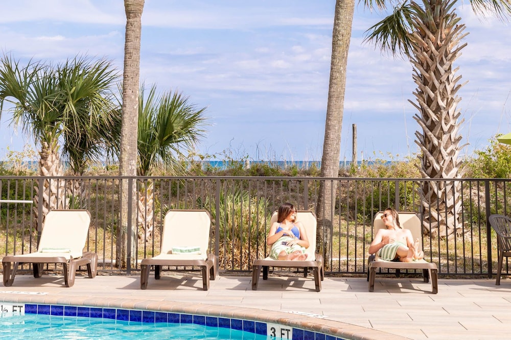 Surfside Beach Oceanfront Hotel 3/45