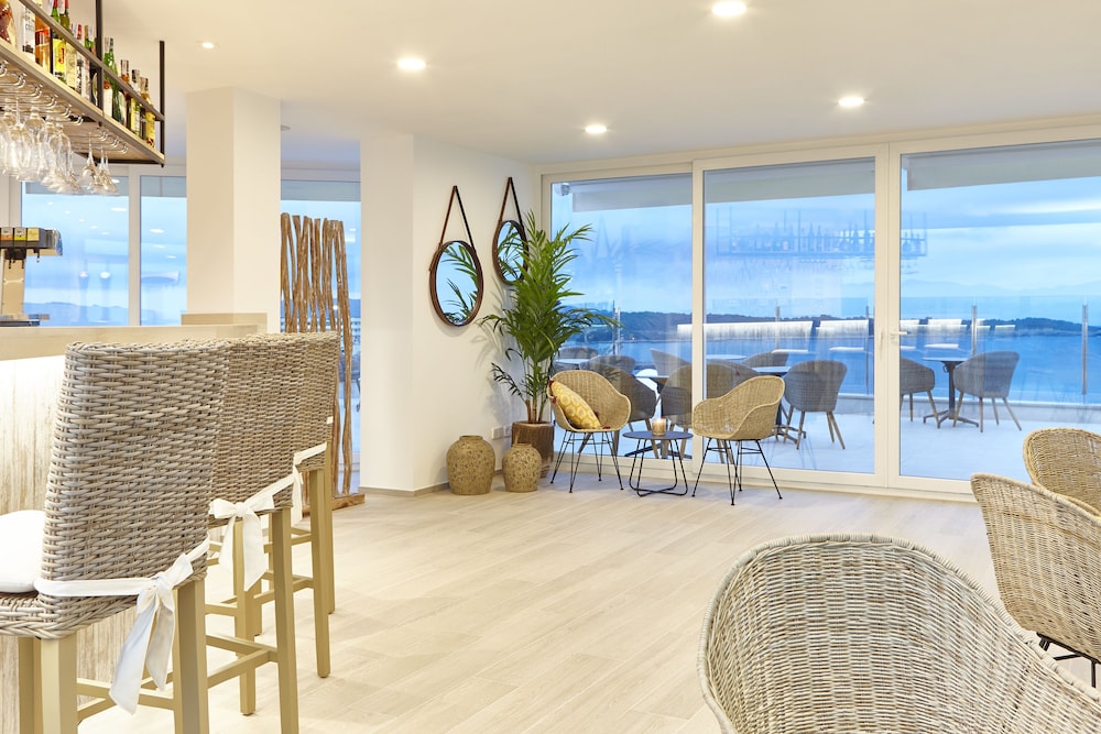 Universal Hotel Perla 34/50