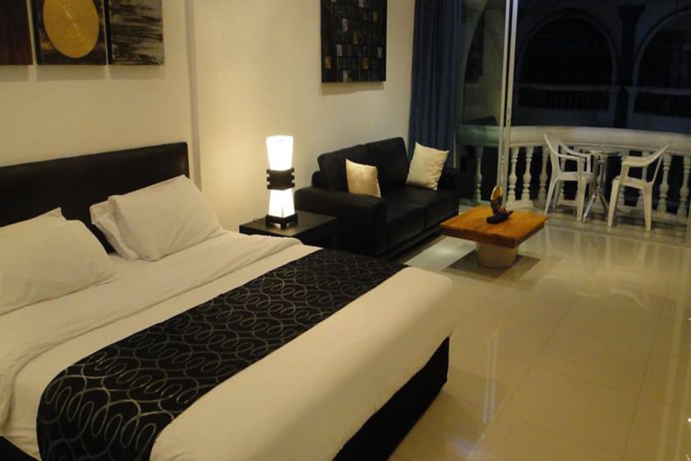 East Suites 31/73