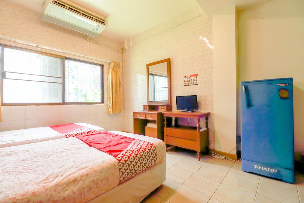 OYO 583 Sweethome Guest House 12/24