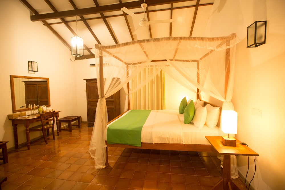 Thalpe Walawwa Heritage Villa 6/24