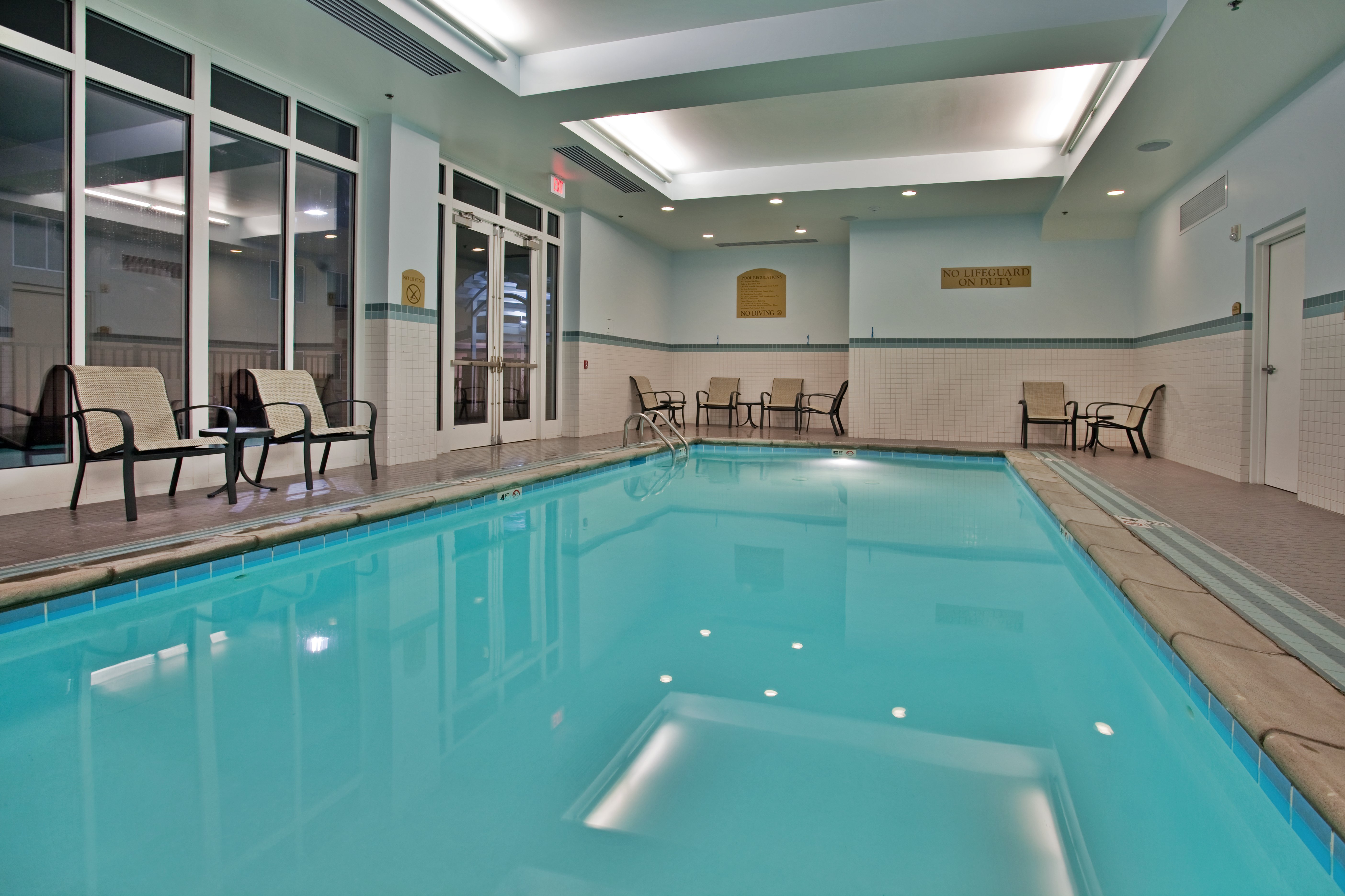 Holiday Inn Kansas City Airport 13/42