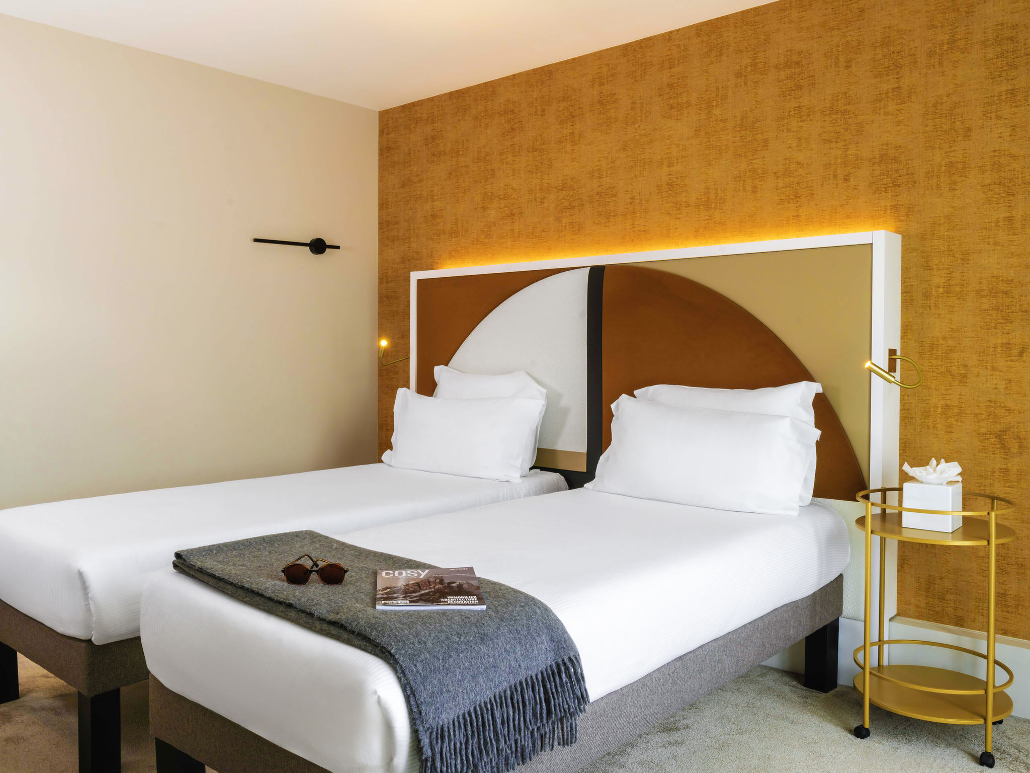 Classic, Twin Beds