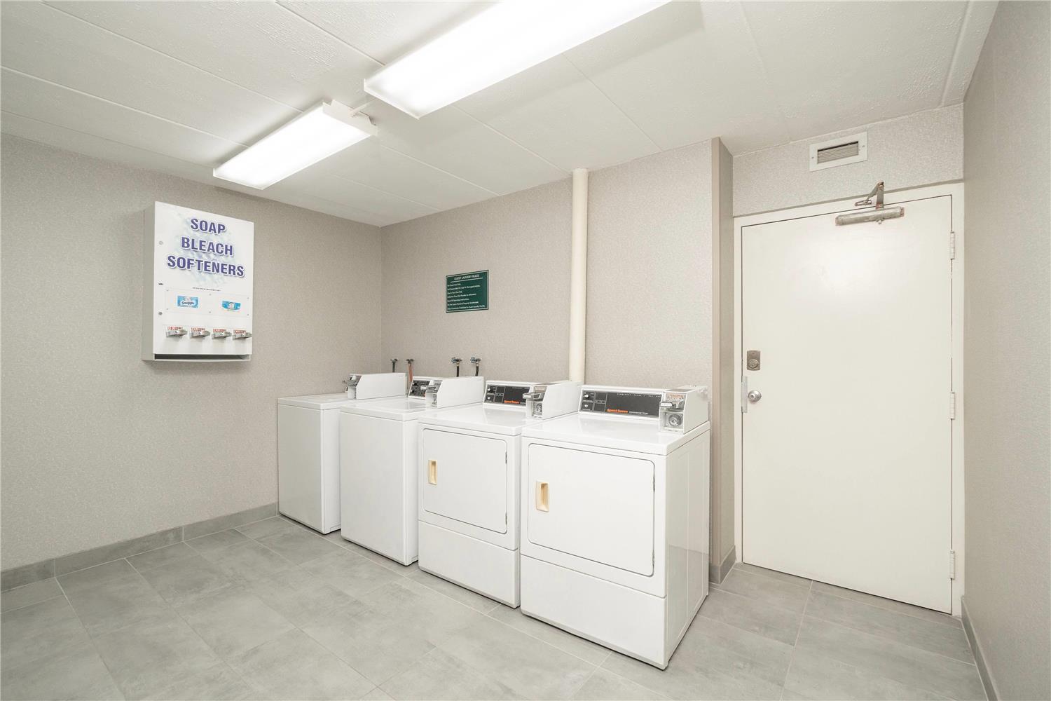 La Quinta Inn & Suites by Wyndham Lexington Park - Patuxent 6/52