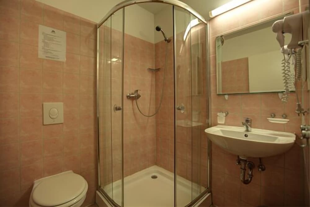 Hotel-Pension Bernstein 25/25